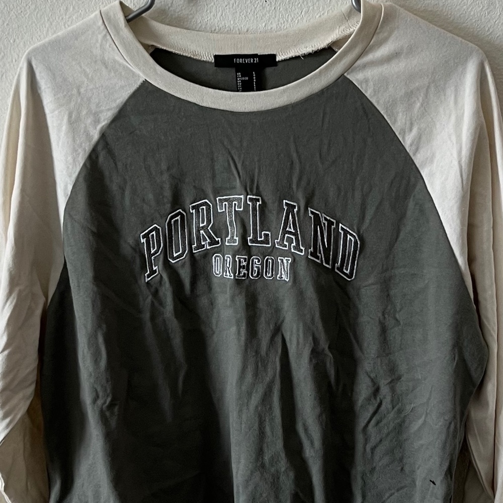 Portland Raglan Graphic tee